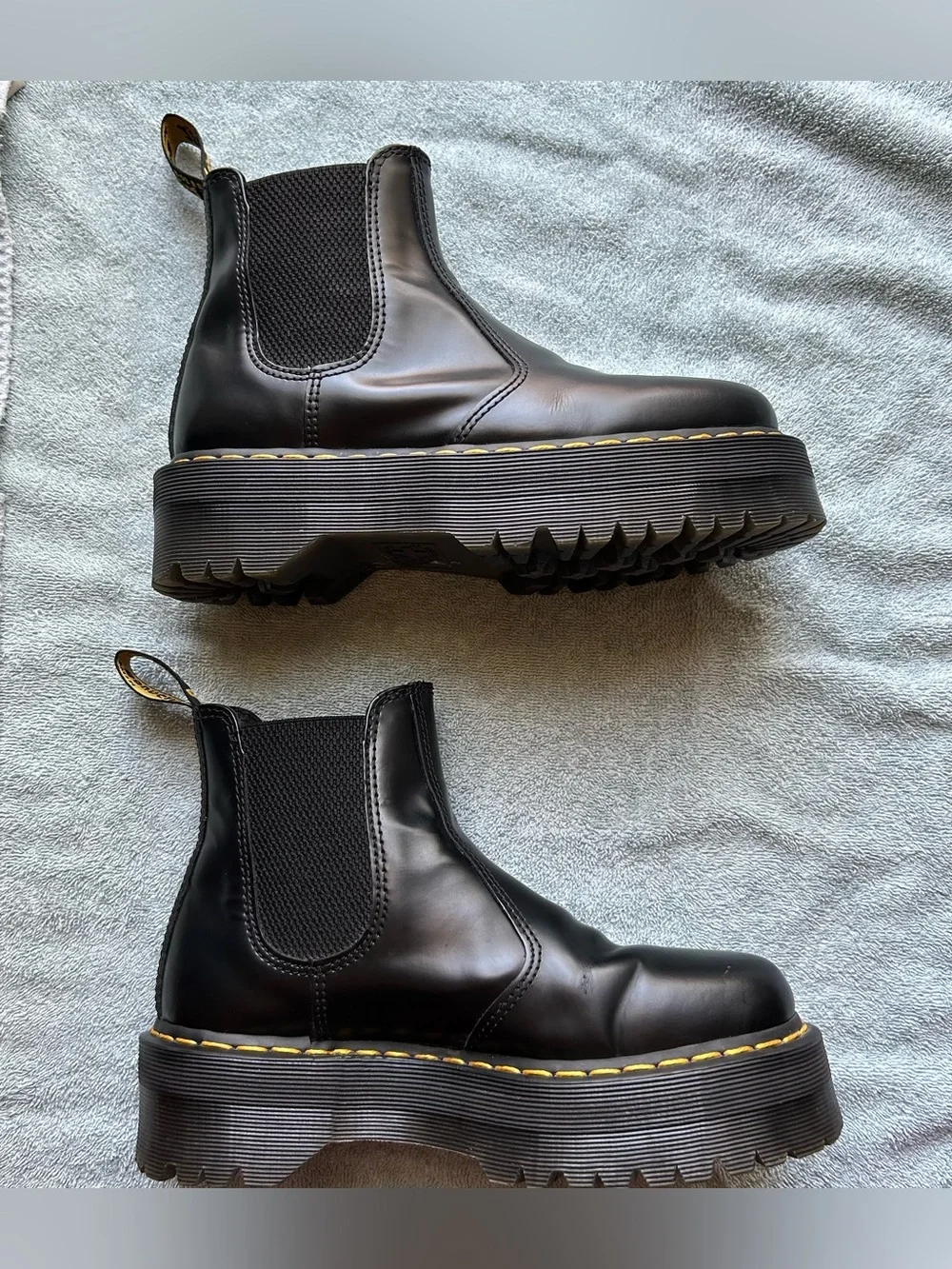 Women's 2976 Quad Leather Platform Chelsea Boots in US 7 Women’s